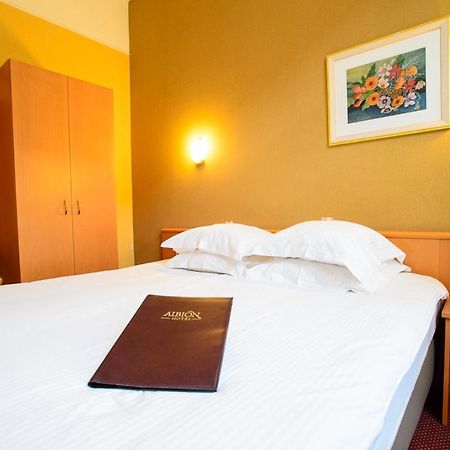 Albion Hotel Ieper Eksteriør billede