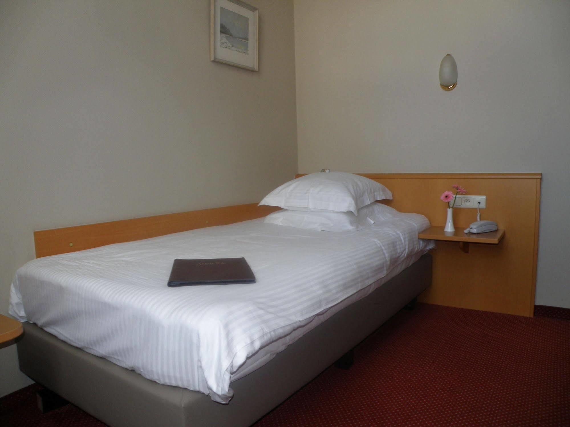 Albion Hotel Ieper Eksteriør billede